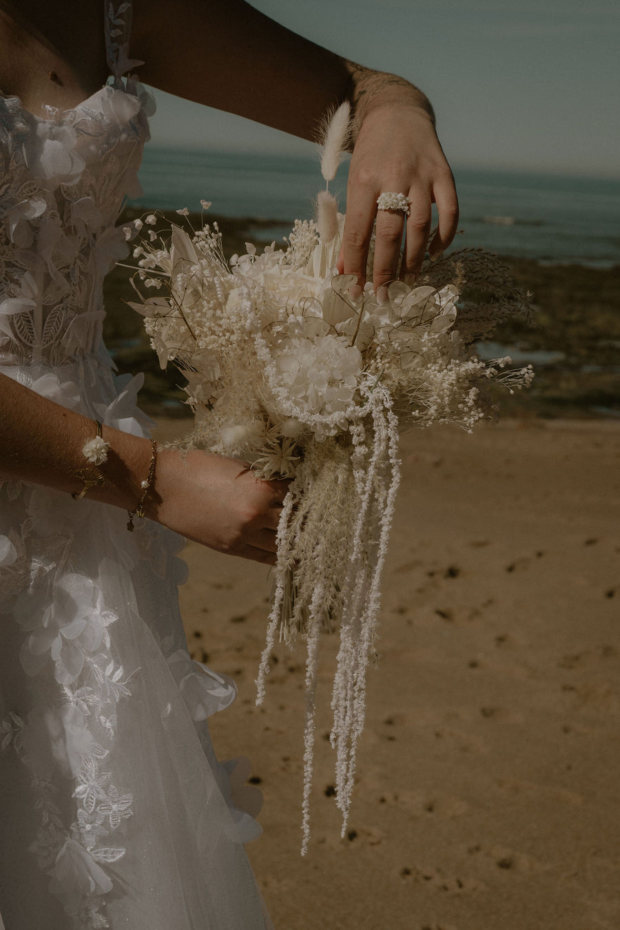 Bracelet Ginkgo Brume – Jonc ajustable & fleurs séchées – Latte Brume